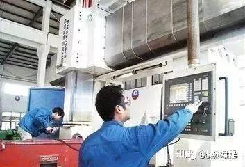 月薪近萬(wàn)仍留不住人 數(shù)控技術(shù)員的職業(yè)困境與‘技術(shù)轉(zhuǎn)讓’的誘惑